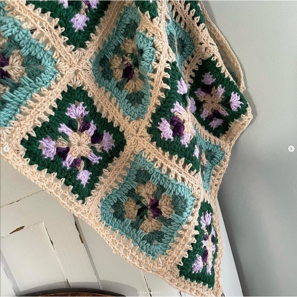 Vintage Granny Square Crochet Afghan Lap Blanket Small Throw Topper Baby Crib - Picture 5 of 8